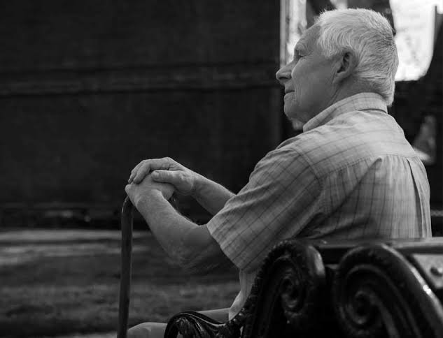 ବରିଷ୍ଠ ନାଗରିକଙ୍କ ଦୁଃଖ ବୁଝିବ କିଏ